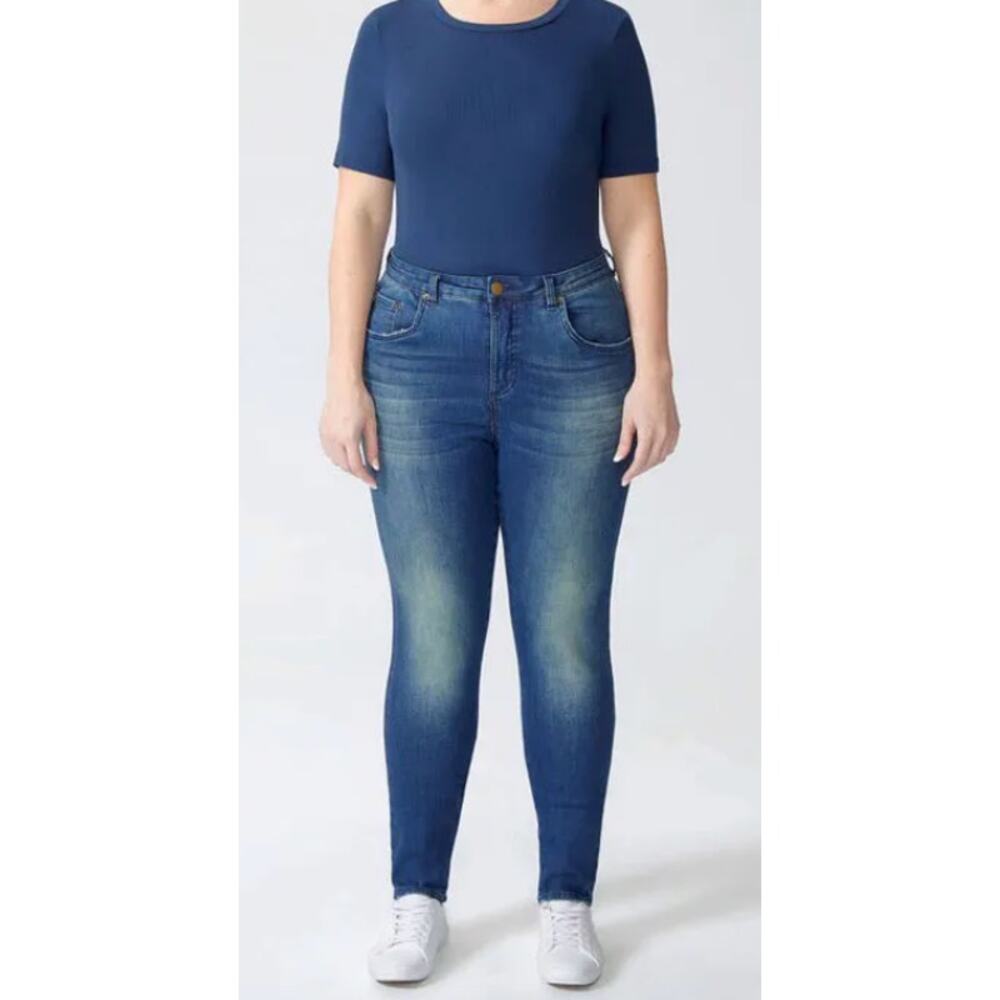 Universal Standard NEW Logan High Rise Jeans 20 Medium Wash Vintage Inspired
